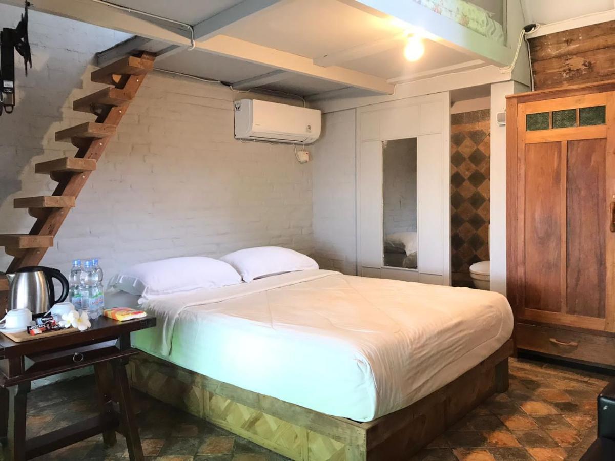 Villa Isabella Putri B&B Jepara Buitenkant foto