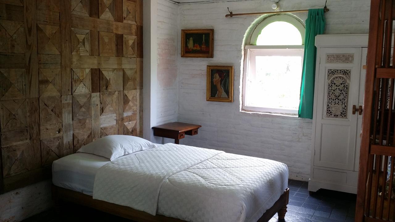 Villa Isabella Putri B&B Jepara Buitenkant foto