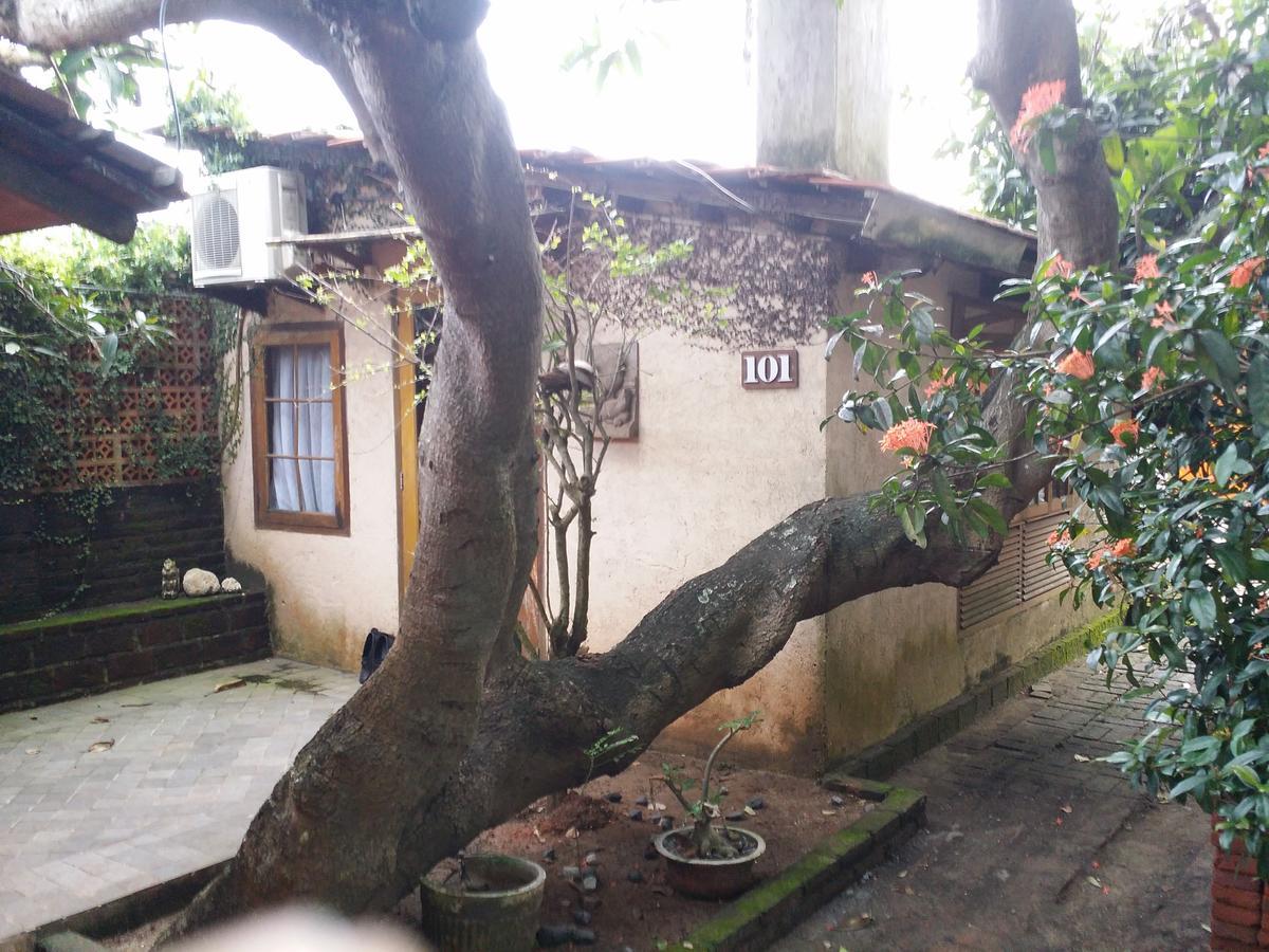 Villa Isabella Putri B&B Jepara Buitenkant foto