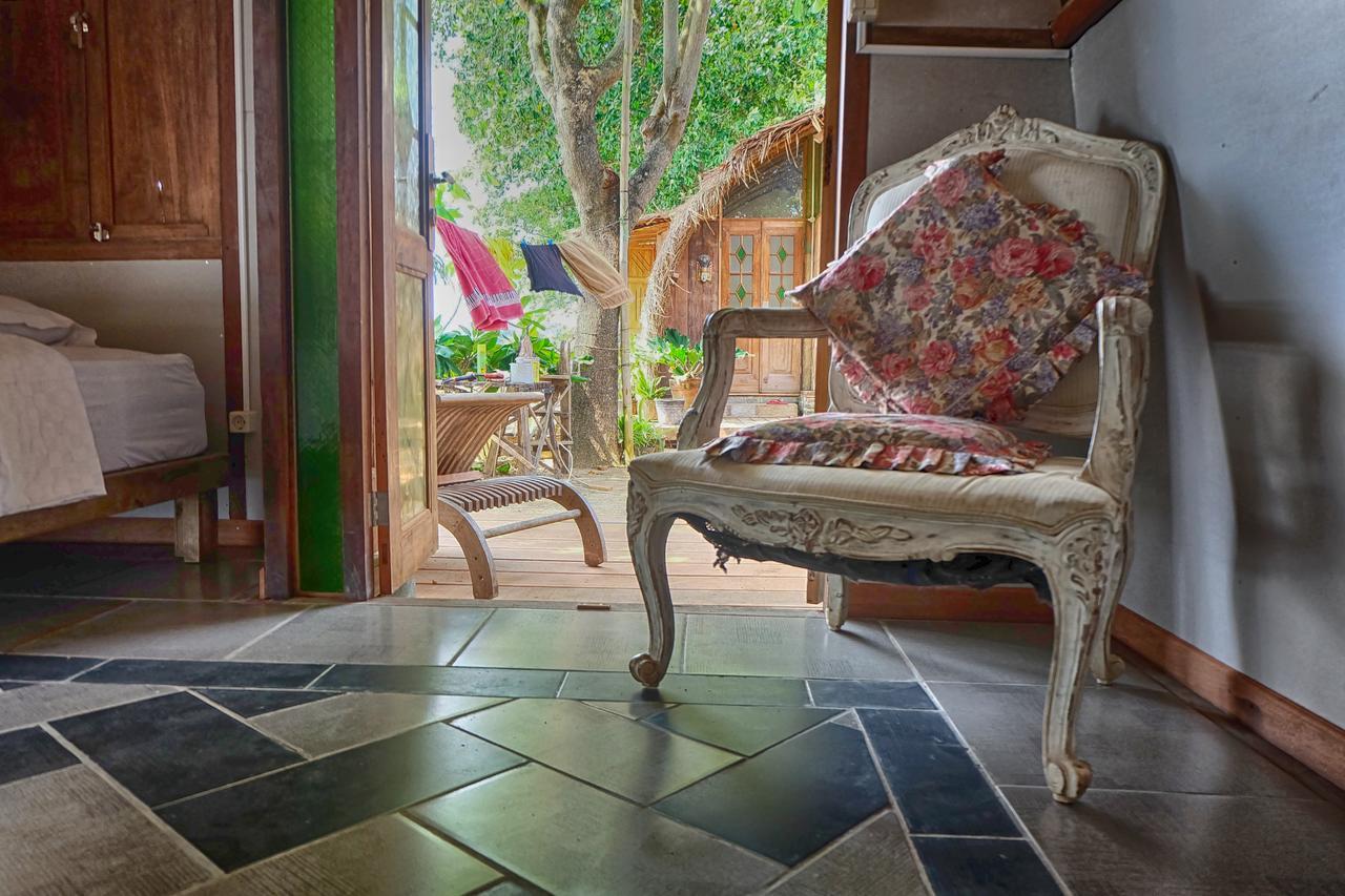 Villa Isabella Putri B&B Jepara Buitenkant foto
