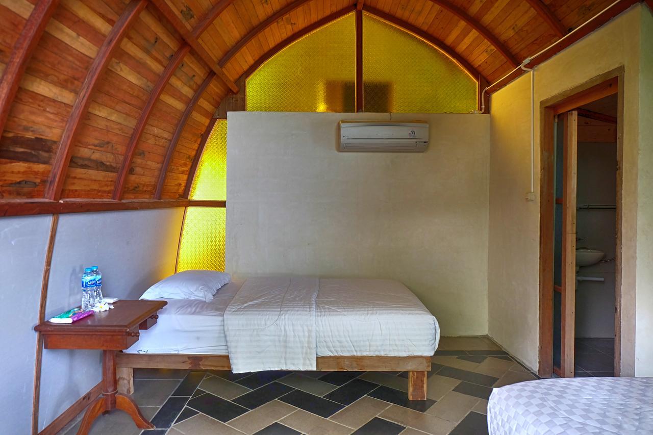 Villa Isabella Putri B&B Jepara Buitenkant foto