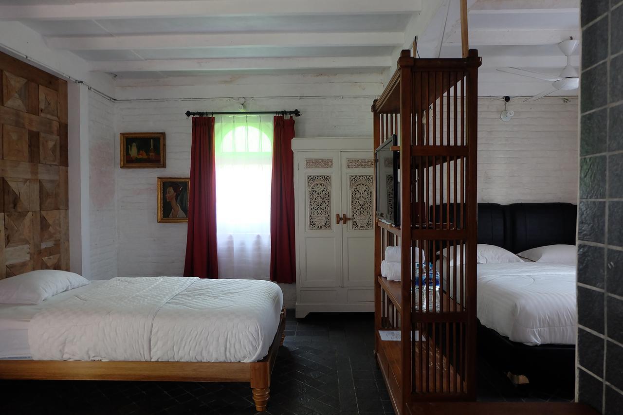 Villa Isabella Putri B&B Jepara Buitenkant foto