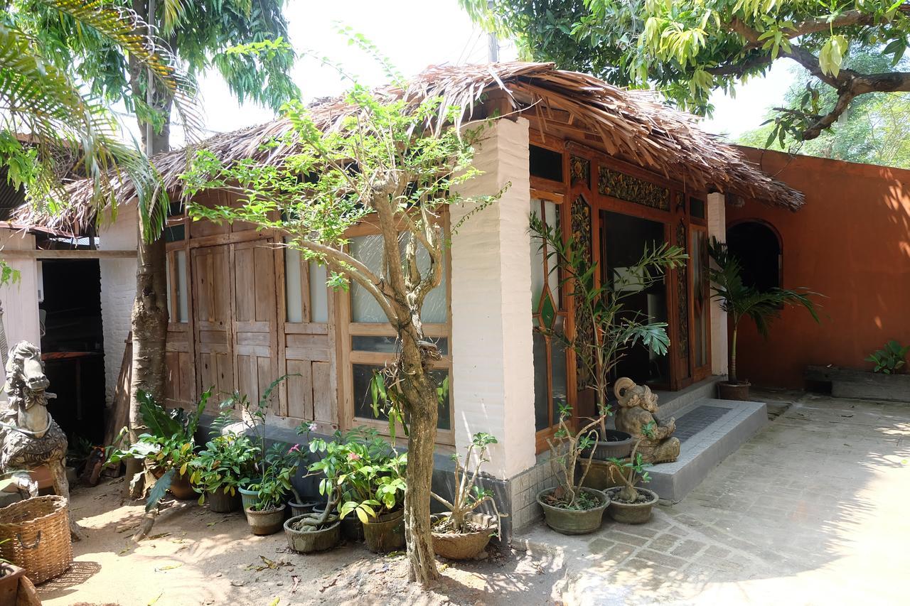 Villa Isabella Putri B&B Jepara Buitenkant foto