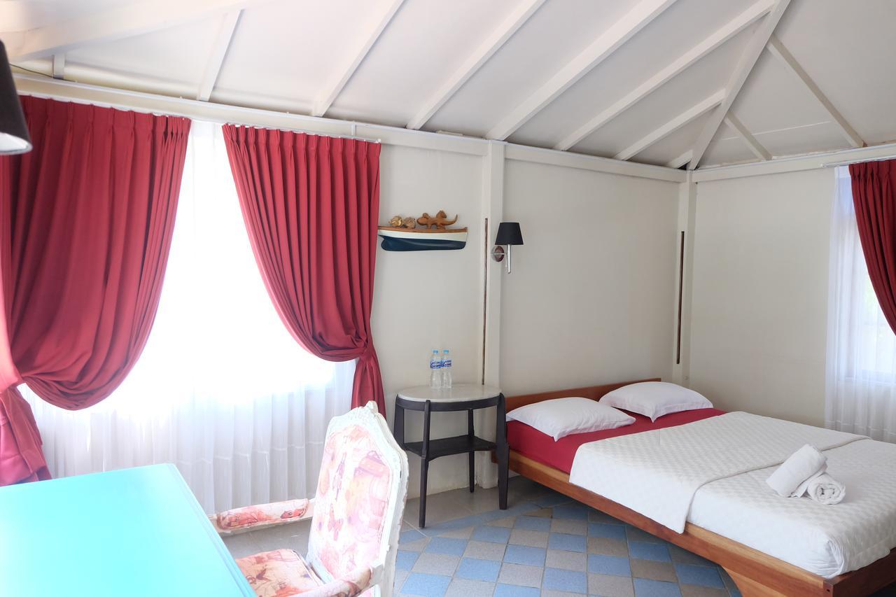 Villa Isabella Putri B&B Jepara Buitenkant foto