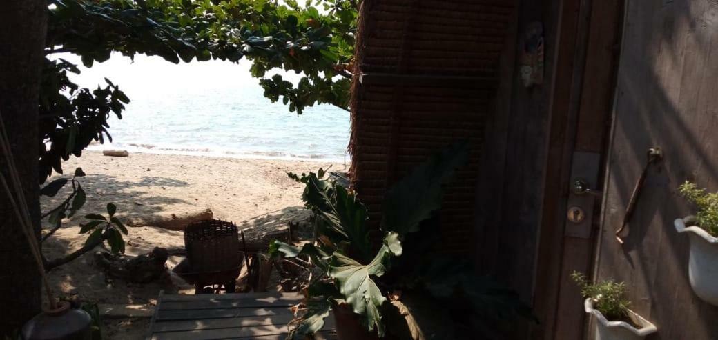 Villa Isabella Putri B&B Jepara Buitenkant foto
